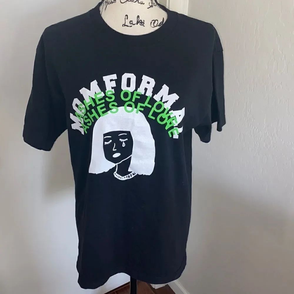 Momformal Ashes Of Love Black Graphic Shirt